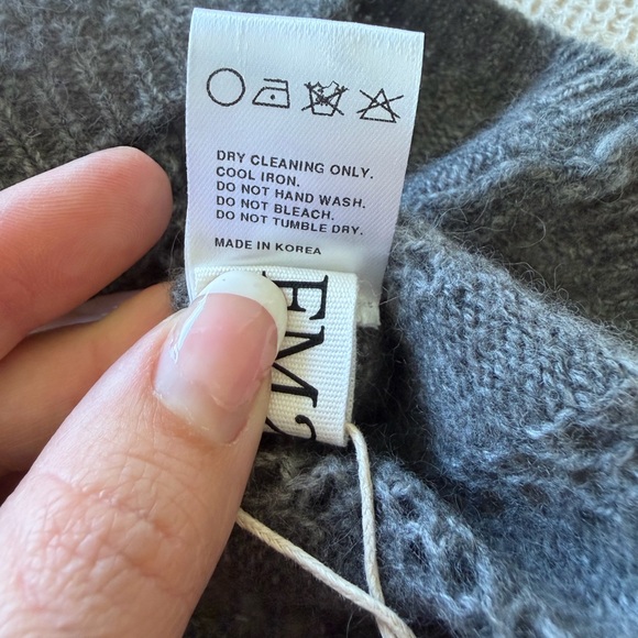 FM 2050 NWT Gray Knit Sweater with Pearl Button - Picture 8 of 8